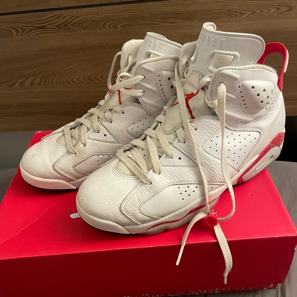 Jordan 6 (red oreo) - Picture 1 of 4